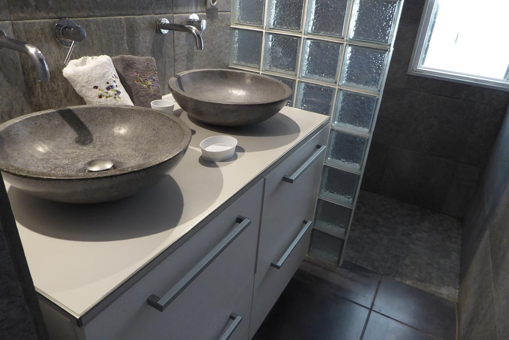 La Conque Du Trou D'Eau Apartment แซ็งต์-จีลส์-เลส์-แบ็งส์ ภายนอก รูปภาพ
